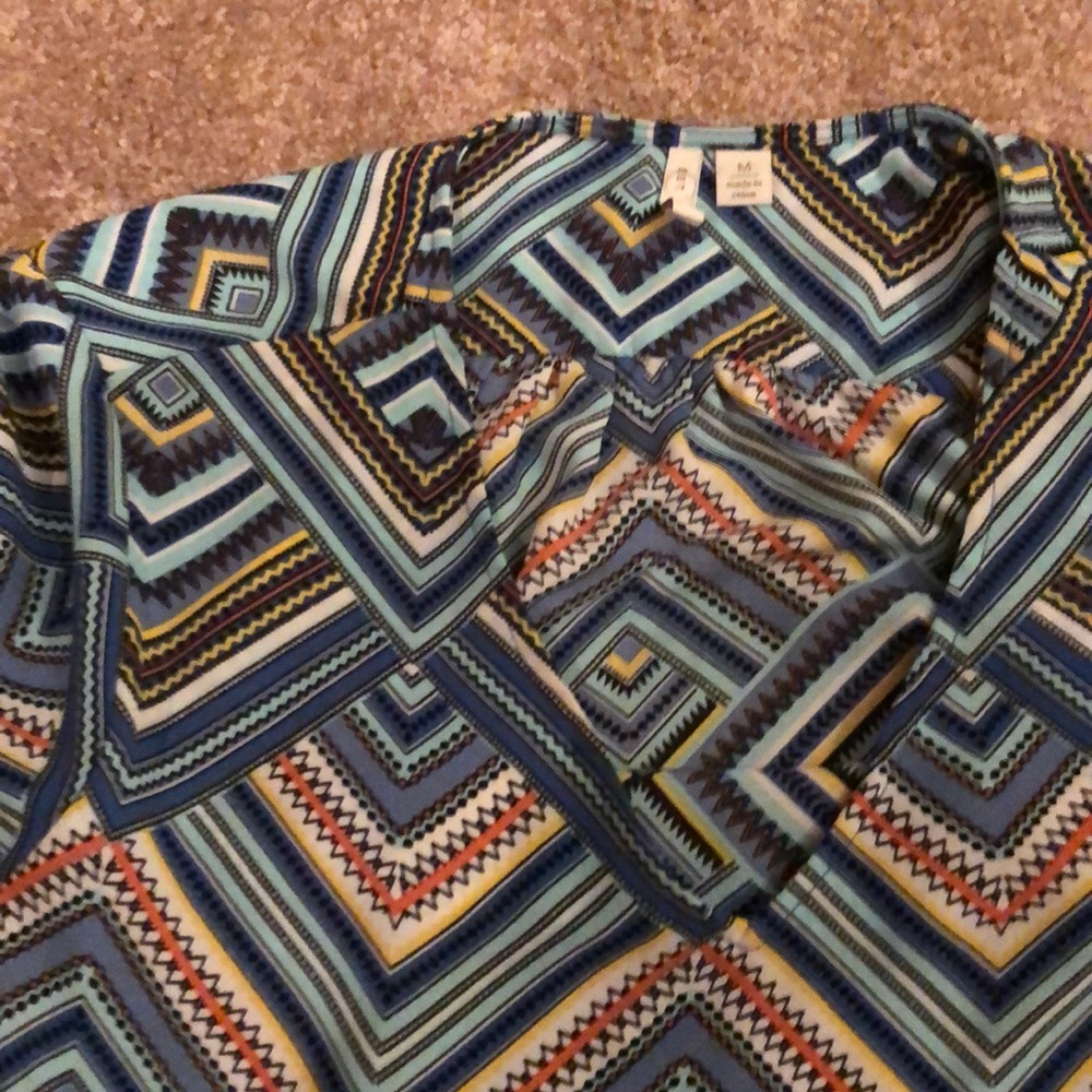 EST 1948 Geo pattern blouse - Picture 2 of 5